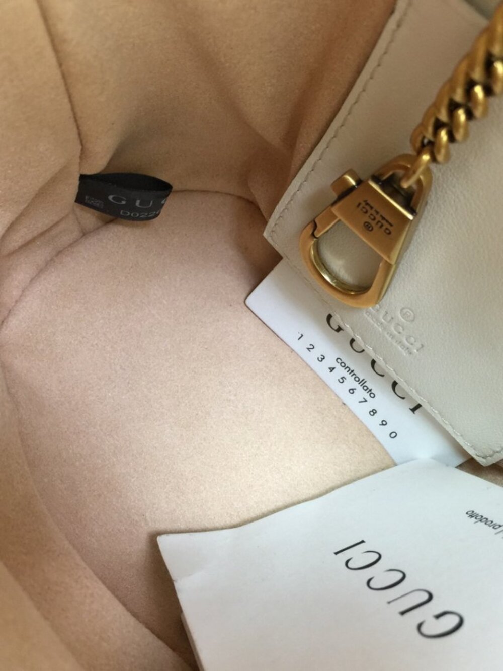 Gucci Cream Crossbody Bag with Gold Accents - Picture 9 of 9